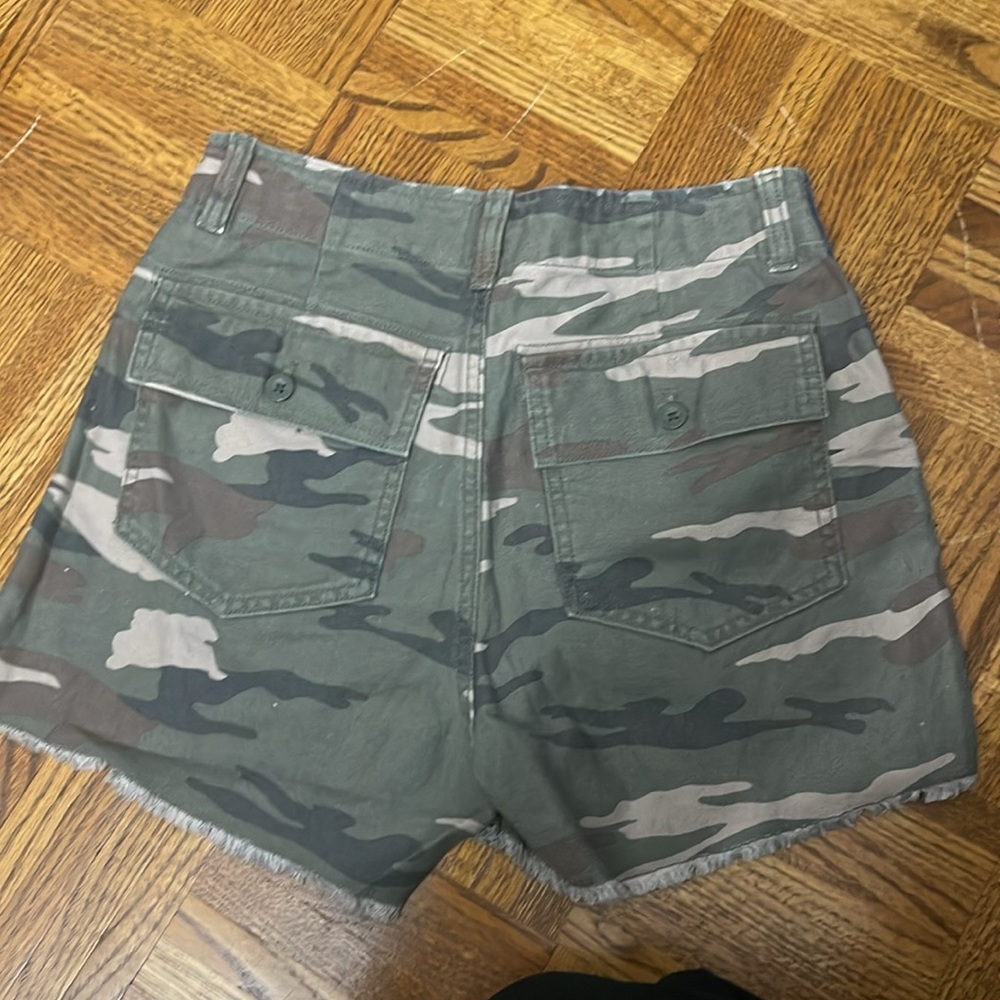 Gap - Picture 3 of 6